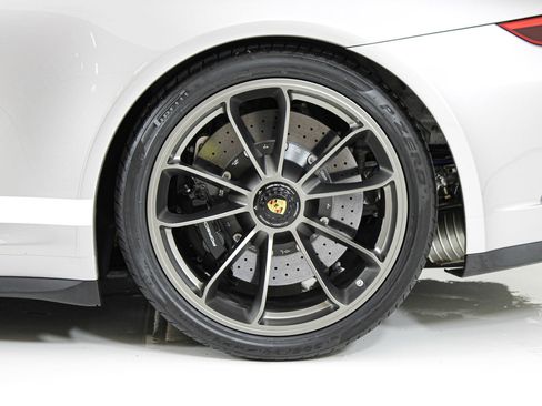 Used 2019 Porsche 911 Speedster RWD image 21
