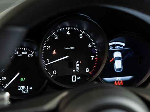 Certified 2026 Porsche Macan AWD/4WD image 18