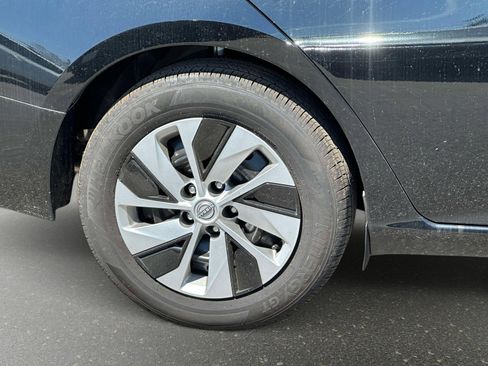 Used 2025 Nissan Altima 2.5 S FWD image 6