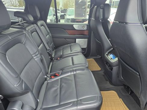 Used 2024 Lincoln Navigator L Reserve image 12