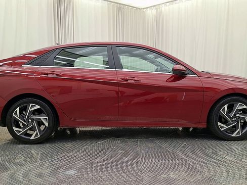 Used 2024 Hyundai Elantra SEL w/ Convenience Package FWD image 6
