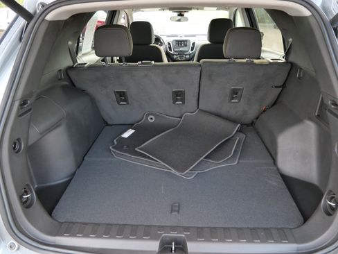 Used 2024 Chevrolet Equinox LT FWD image 18