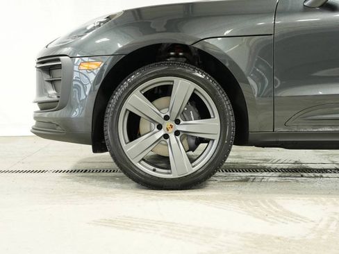 Used 2025 Porsche Macan image 42