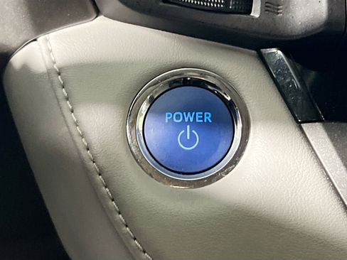 Used 2017 Toyota RAV4 XLE image 24