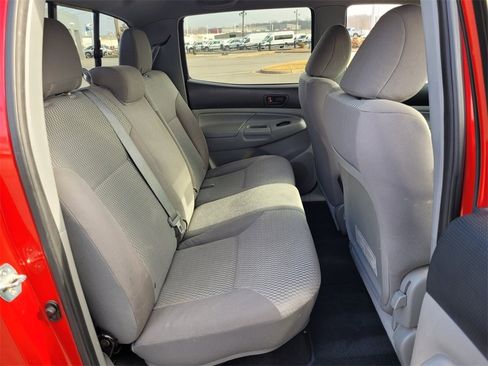 Used 2013 Toyota Tacoma Base image 11