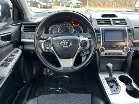 Used 2013 Toyota Camry SE image 12