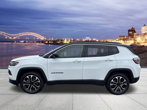 Used 2024 Jeep Compass Limited AWD/4WD image 2