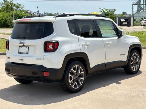 Used 2018 Jeep Renegade Latitude w/ Advanced Technology Group FWD image 9