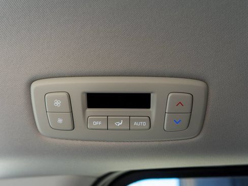 Used 2026 Kia Carnival FWD image 14