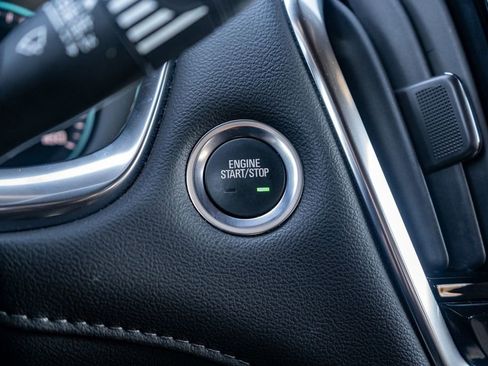 Used 2023 Chevrolet Traverse LT w/ LPO, Floor Liner Package image 26