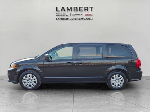 Used 2019 Dodge Grand Caravan SE w/ UConnect Hands-Free Group image 2