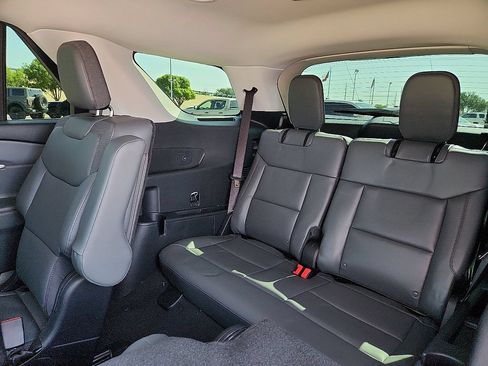 New 2026 Ford Explorer Active w/ Active Comfort Package RWD image 5