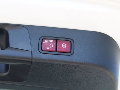 Used 2022 Mercedes-Benz GLB 250 image 38