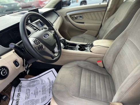 Used 2015 Ford Taurus SE image 14