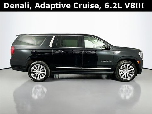 Used 2023 GMC Yukon XL Denali image 9