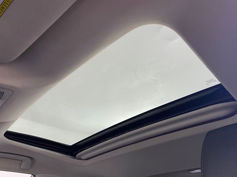 Used 2016 Toyota Avalon XLE Premium image 13