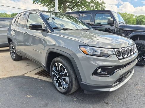 Used 2023 Jeep Compass Limited AWD/4WD image 1
