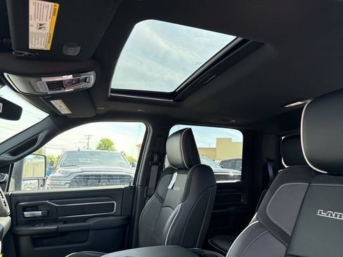 New 2026 RAM 2500 Laramie AWD/4WD image 15
