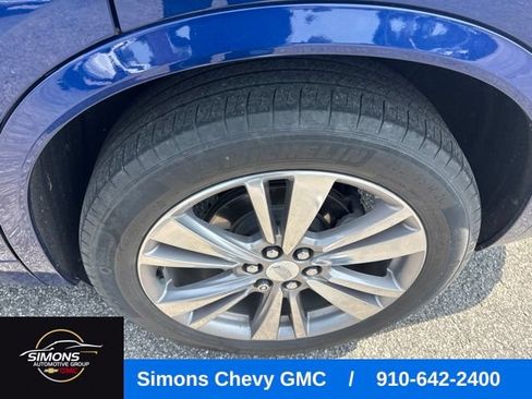 Used 2023 Cadillac XT6 Premium Luxury w/ Technology Package FWD image 4