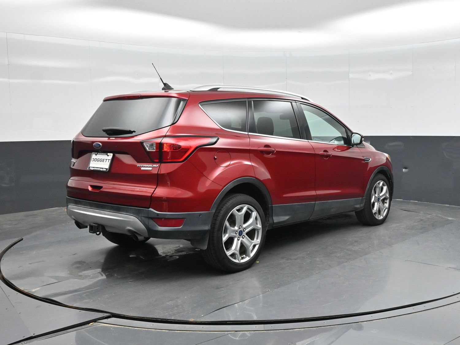 Certified 2019 Ford Escape Titanium FWD image 10