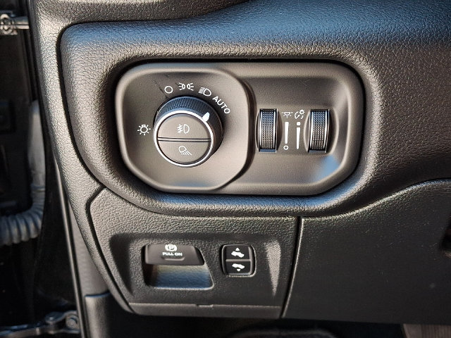 Used 2023 RAM 1500 Laramie AWD/4WD image 26