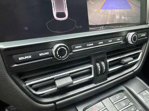Used 2019 Porsche Macan AWD/4WD image 64