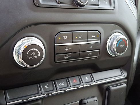 Used 2024 GMC Sierra 2500 Pro w/ Convenience Package image 15