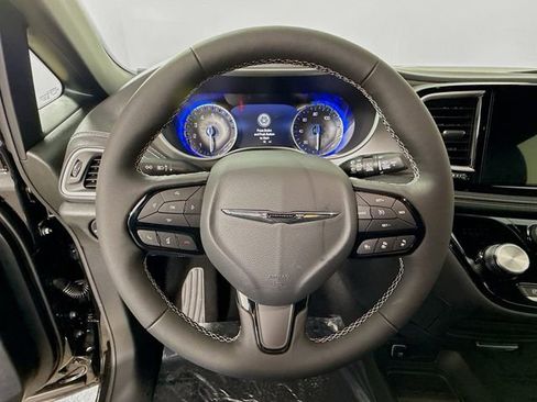 New 2026 Chrysler Pacifica Select w/ S Appearance Package FWD image 11