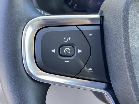 New 2026 Volvo XC40 B5 Plus w/ Protection Package Premier image 31