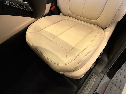 Used 2025 Jeep Grand Cherokee L Limited w/ MOPAR Finishing Package image 26