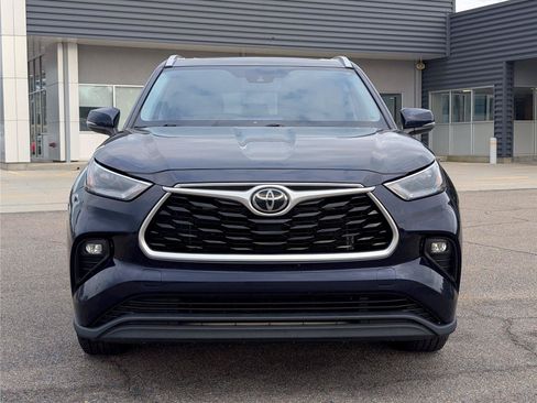 Used 2022 Toyota Highlander XLE FWD image 8