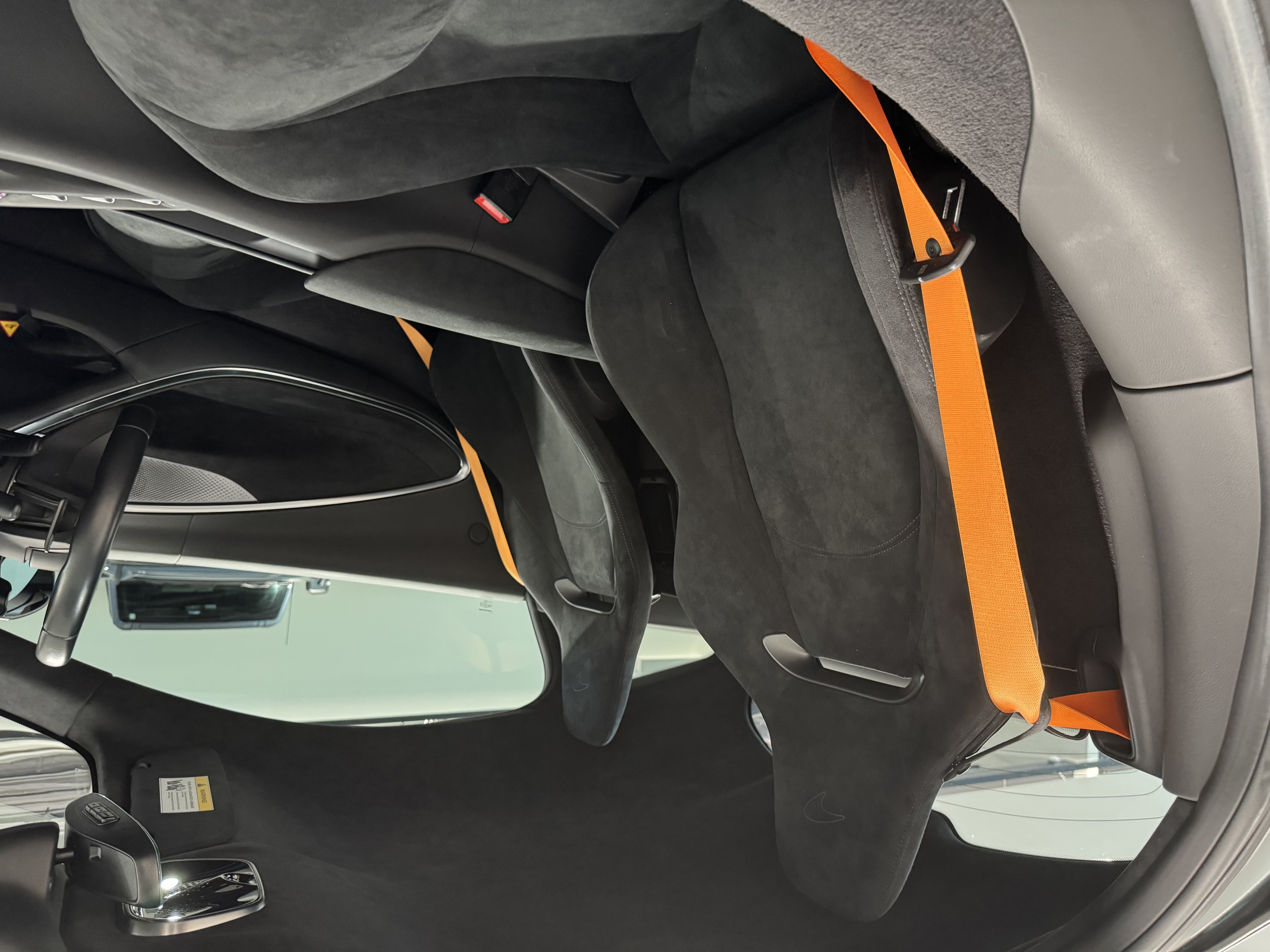 Used 2023 McLaren Artura RWD image 13