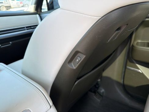 Used 2025 Hyundai Santa Fe Calligraphy AWD/4WD image 17
