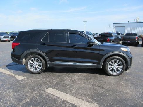 Used 2022 Ford Explorer Limited w/ Equipment Group 301A AWD/4WD image 4