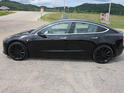 Used 2019 Tesla Model 3 Standard Range Plus RWD image 8