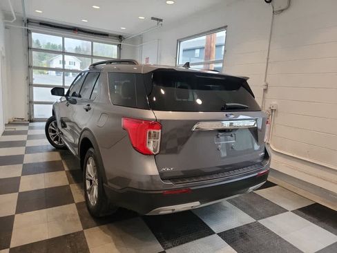 Used 2023 Ford Explorer XLT w/ Equipment Group 202A image 3