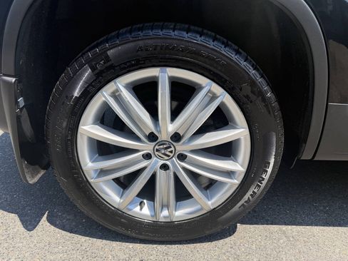 Used 2016 Volkswagen Tiguan SE AWD/4WD image 13