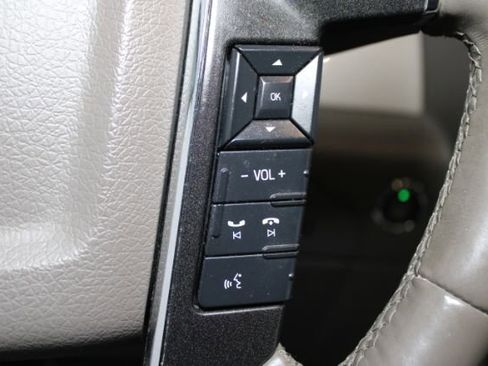 Used 2015 Lincoln Navigator 2WD image 19