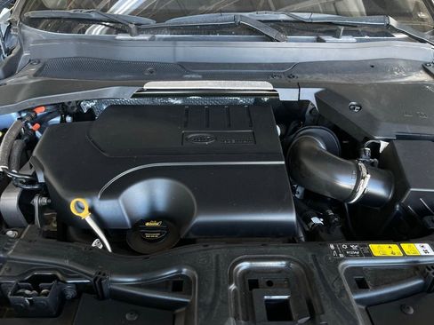 Used 2021 Land Rover Discovery Sport SE image 5