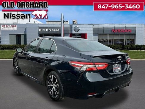 Used 2018 Toyota Camry L image 6