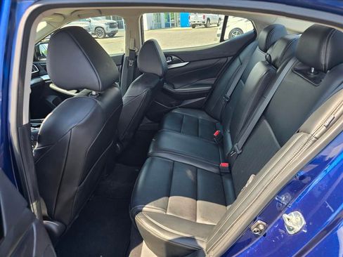 Used 2023 Nissan Maxima SV w/ Floor Mat Group FWD image 11