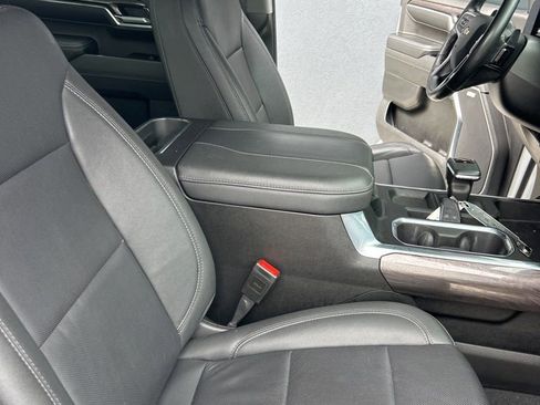 Used 2024 Chevrolet Silverado 1500 LTZ AWD/4WD image 16