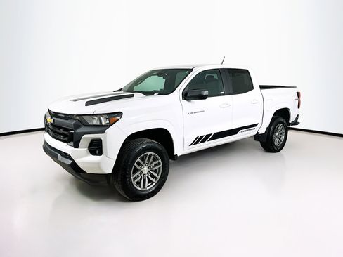 Used 2024 Chevrolet Colorado LT w/ LT Convenience Package image 3