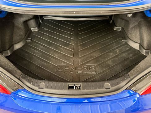 Used 2010 Hyundai Genesis 3.8 RWD image 27