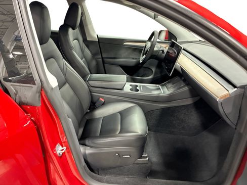 Certified 2023 Tesla Model Y AWD image 13
