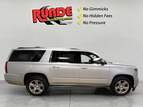 Used 2020 Chevrolet Suburban Premier AWD/4WD image 7