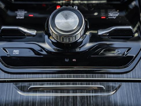 Used 2022 Jeep Wagoneer Series III image 25