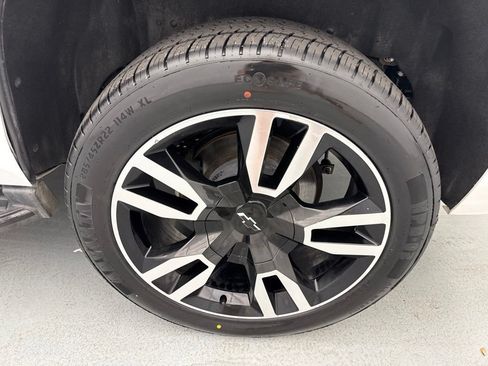Used 2019 Chevrolet Tahoe LT w/ RST Edition RWD image 6