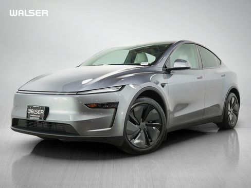 Used 2026 Tesla Model Y AWD image 1