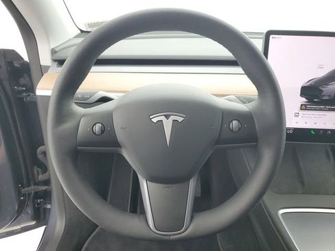 Used 2023 Tesla Model Y Long Range AWD/4WD image 21